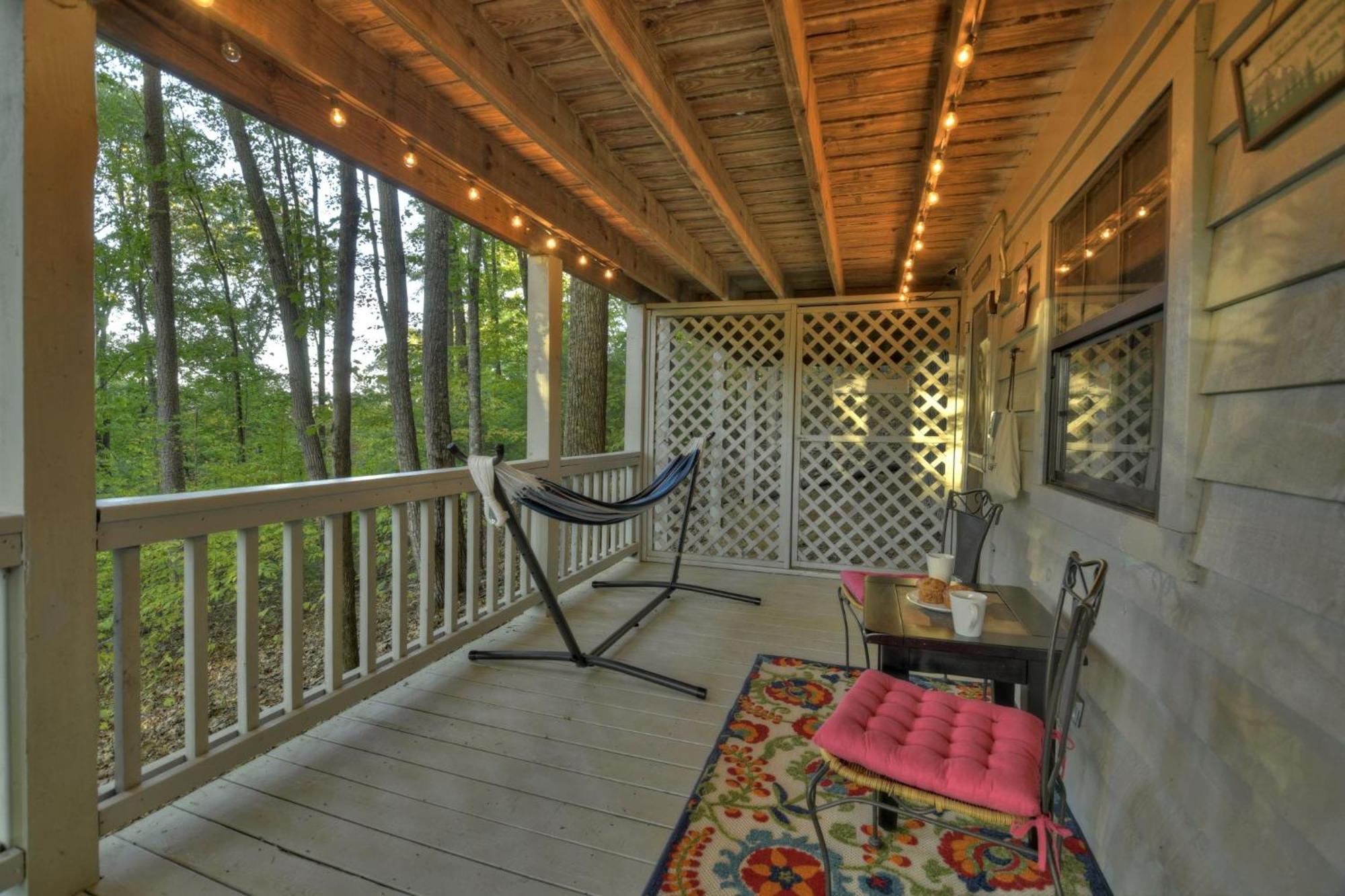 Hygge Haus Rustic Charm Cozy Beds And A Serene Location إليجاي المظهر الخارجي الصورة