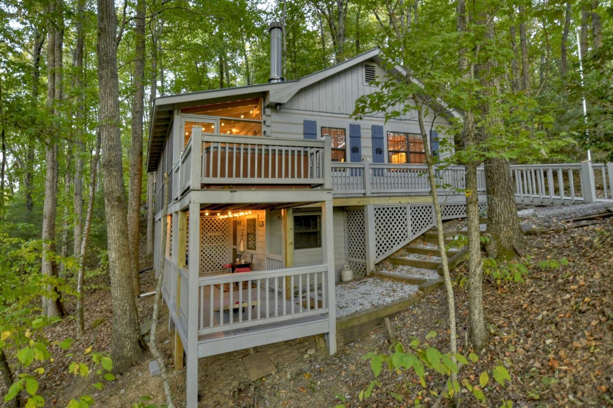 Hygge Haus Rustic Charm Cozy Beds And A Serene Location إليجاي المظهر الخارجي الصورة