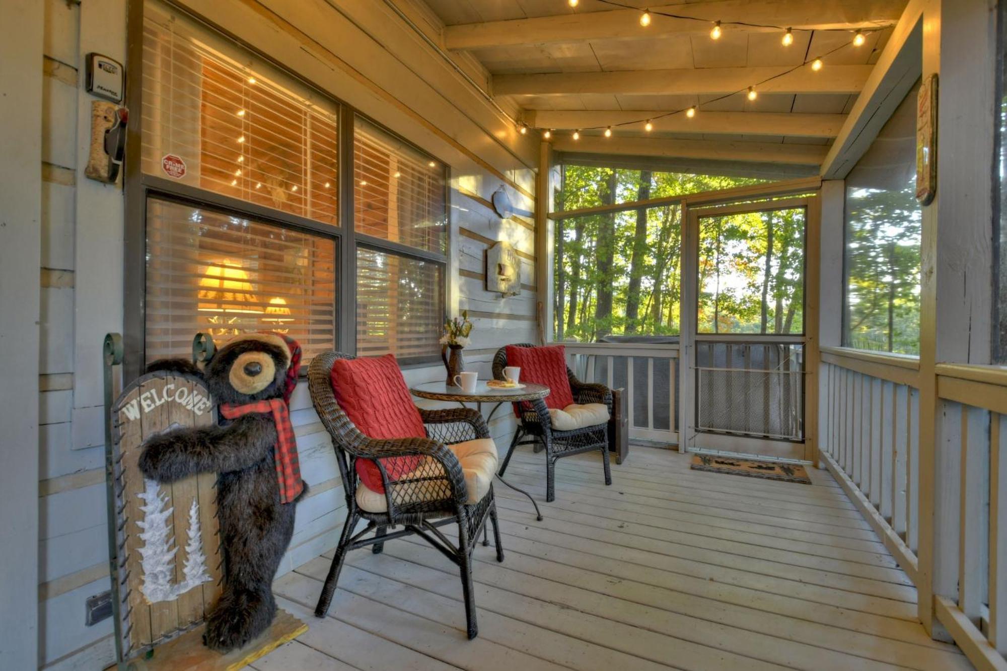 Hygge Haus Rustic Charm Cozy Beds And A Serene Location إليجاي المظهر الخارجي الصورة