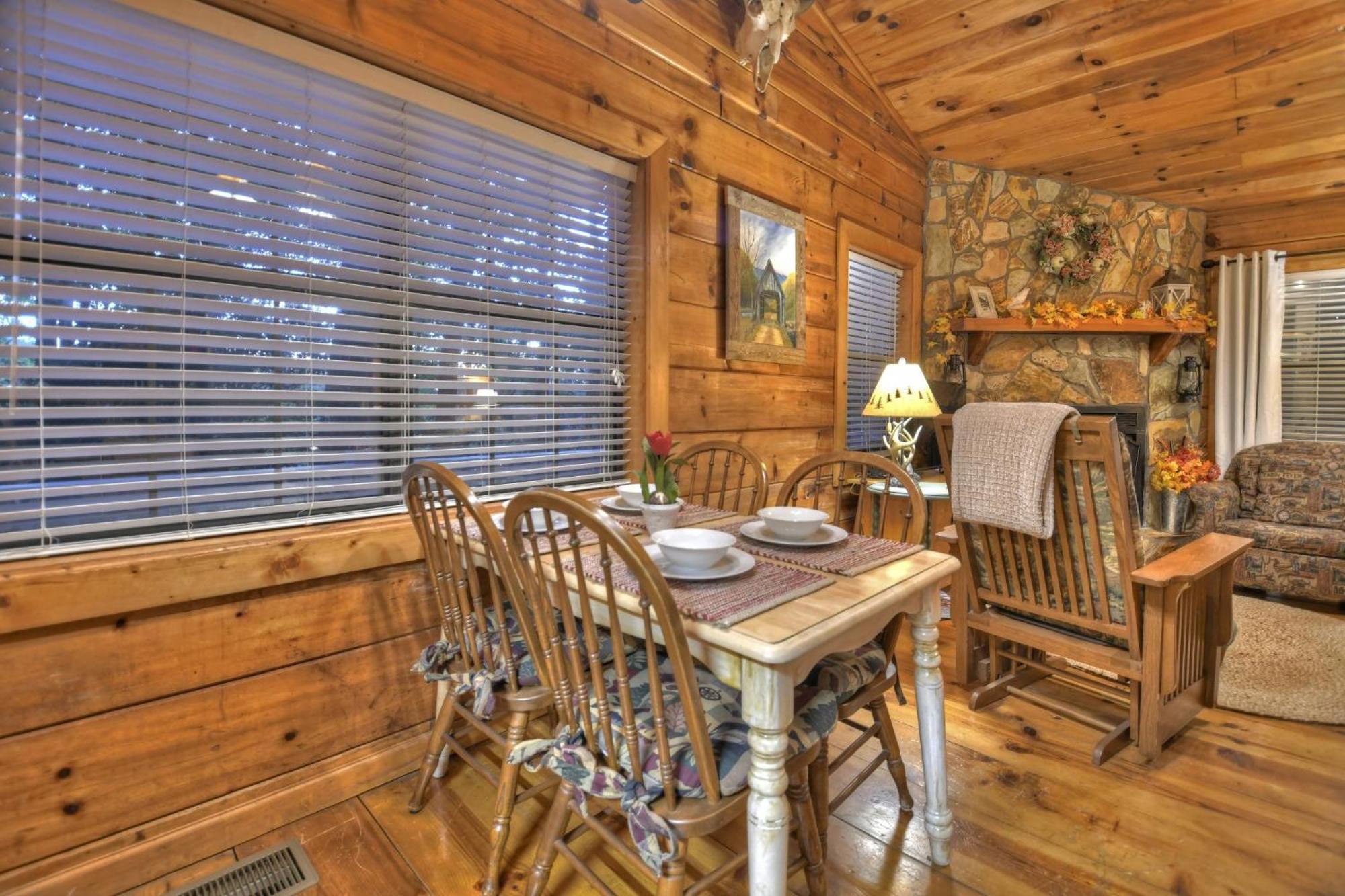 Hygge Haus Rustic Charm Cozy Beds And A Serene Location إليجاي المظهر الخارجي الصورة