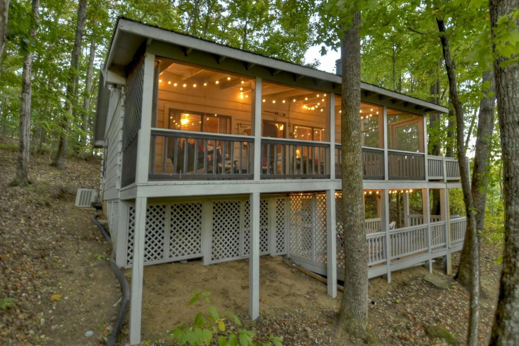 Hygge Haus Rustic Charm Cozy Beds And A Serene Location إليجاي المظهر الخارجي الصورة