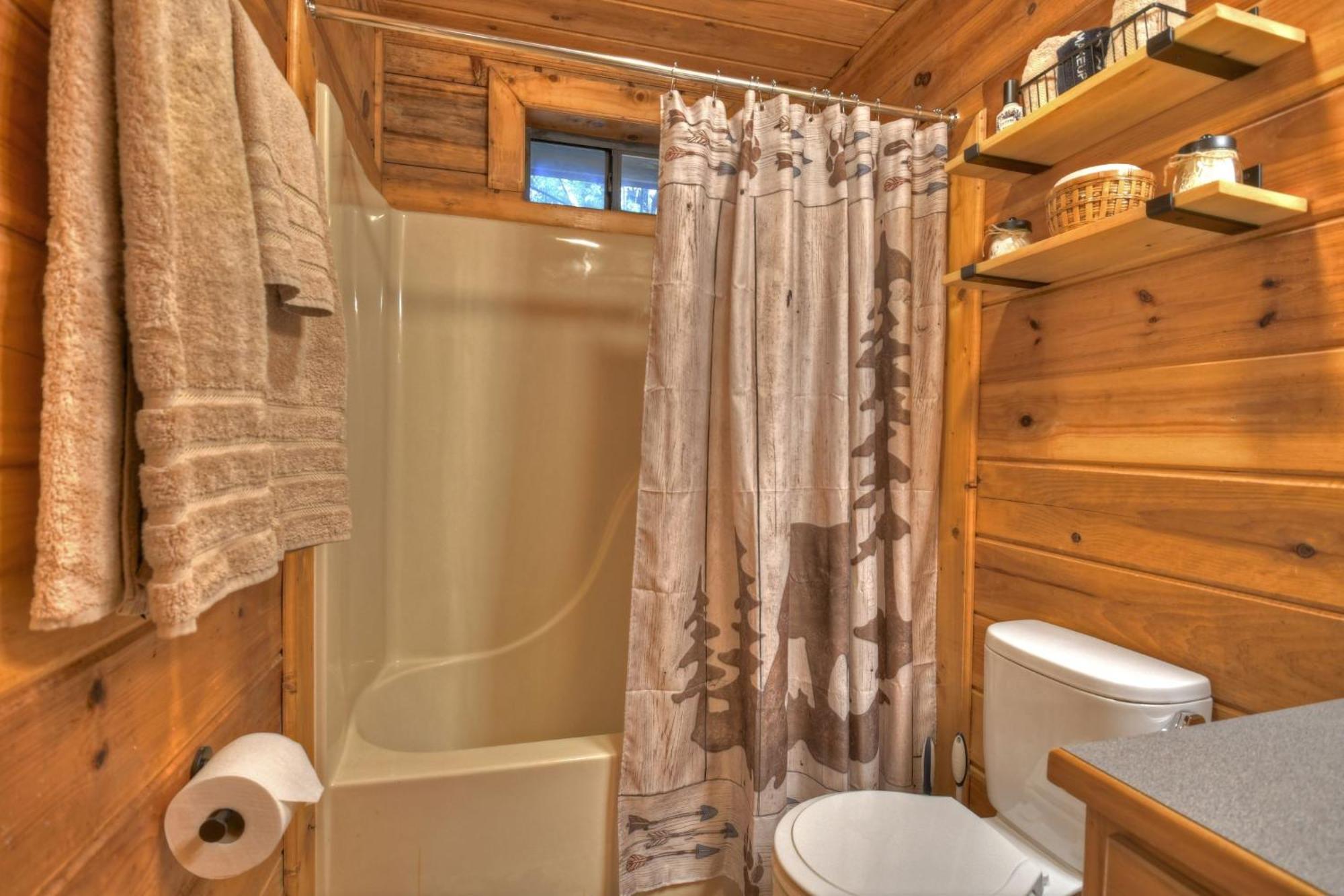 Hygge Haus Rustic Charm Cozy Beds And A Serene Location إليجاي المظهر الخارجي الصورة