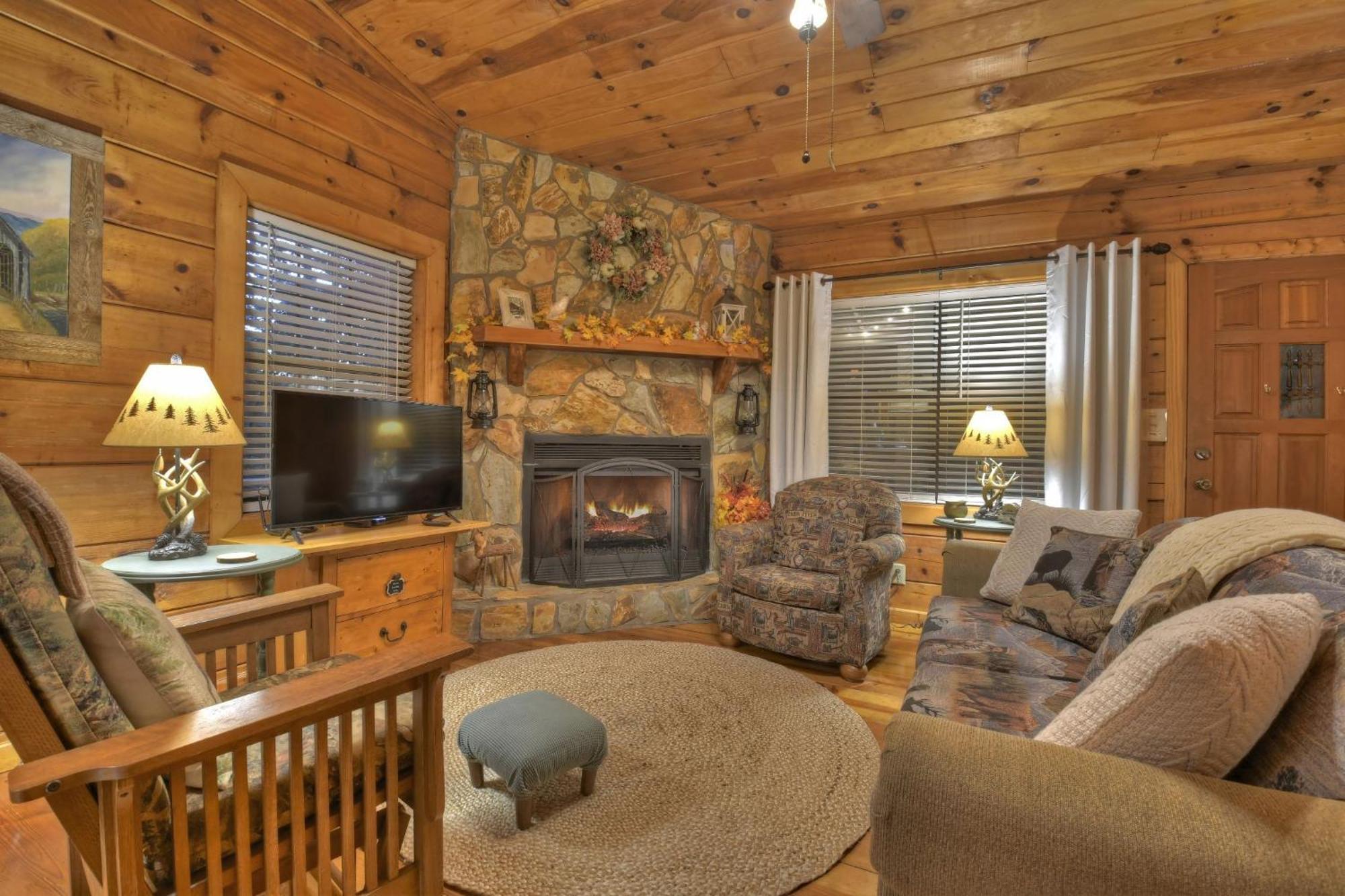 Hygge Haus Rustic Charm Cozy Beds And A Serene Location إليجاي المظهر الخارجي الصورة
